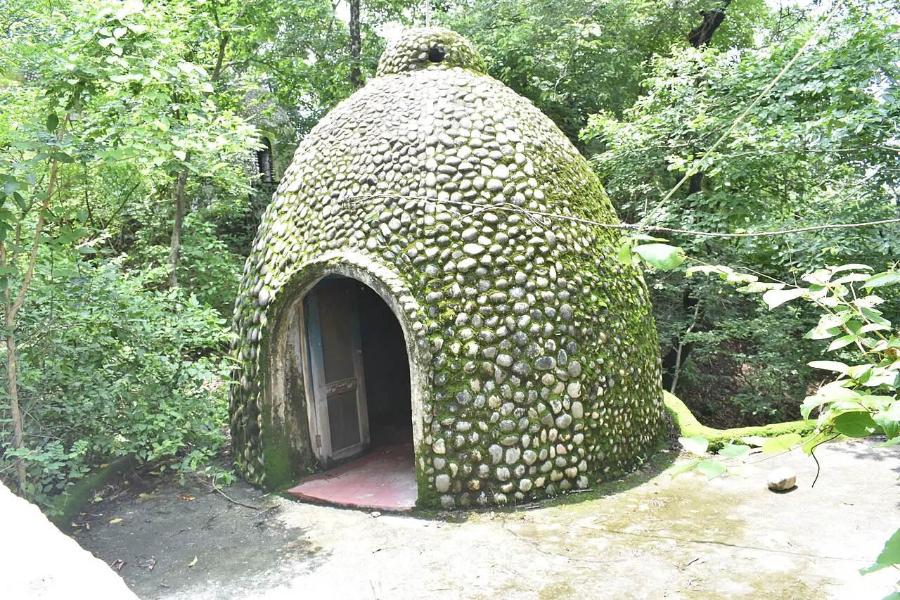 Beatles Ashram (Chaurasi Kutia)